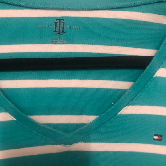 Tommy Hilfiger long sleeve 100% cotton tee - Picture 3 of 4